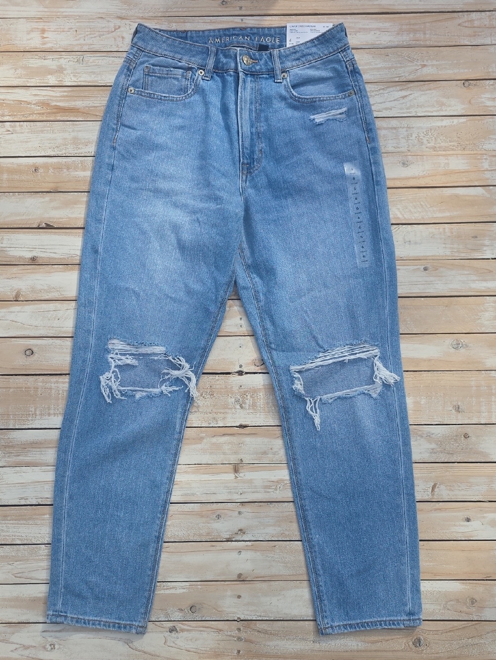 NWT American Eagle Mom Jeans Distressed Sz 6 Short
